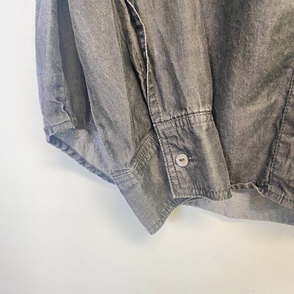 Chambrai Dark Button Down Top - Picture 7 of 9